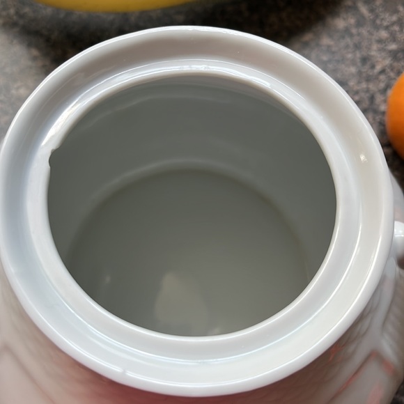 Fine China Teapot from Romania - Picture 6 of 6